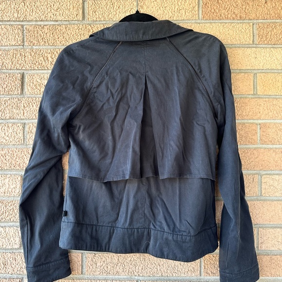 Lululemon Athletica Black Zip Up Jacket Size 4 - Picture 5 of 6